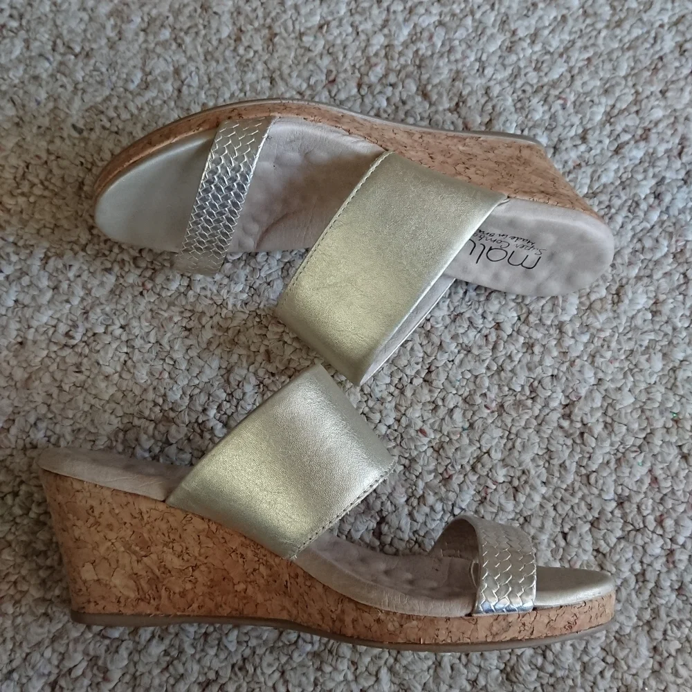 Malu gold tone Renay 2 bands Comfort Wedge Slides size 7